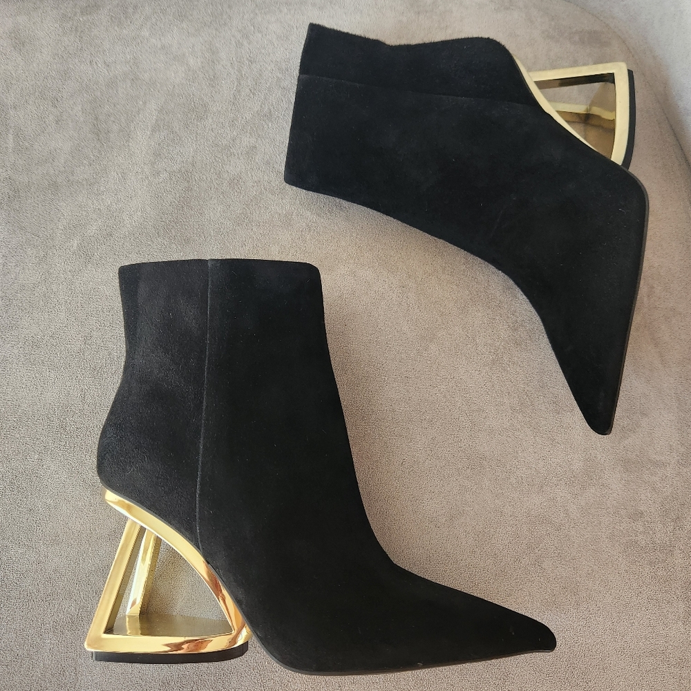 Gianni Bini Heeled Boots 5.5 Black Suede Golden Architectural Pointy New $140